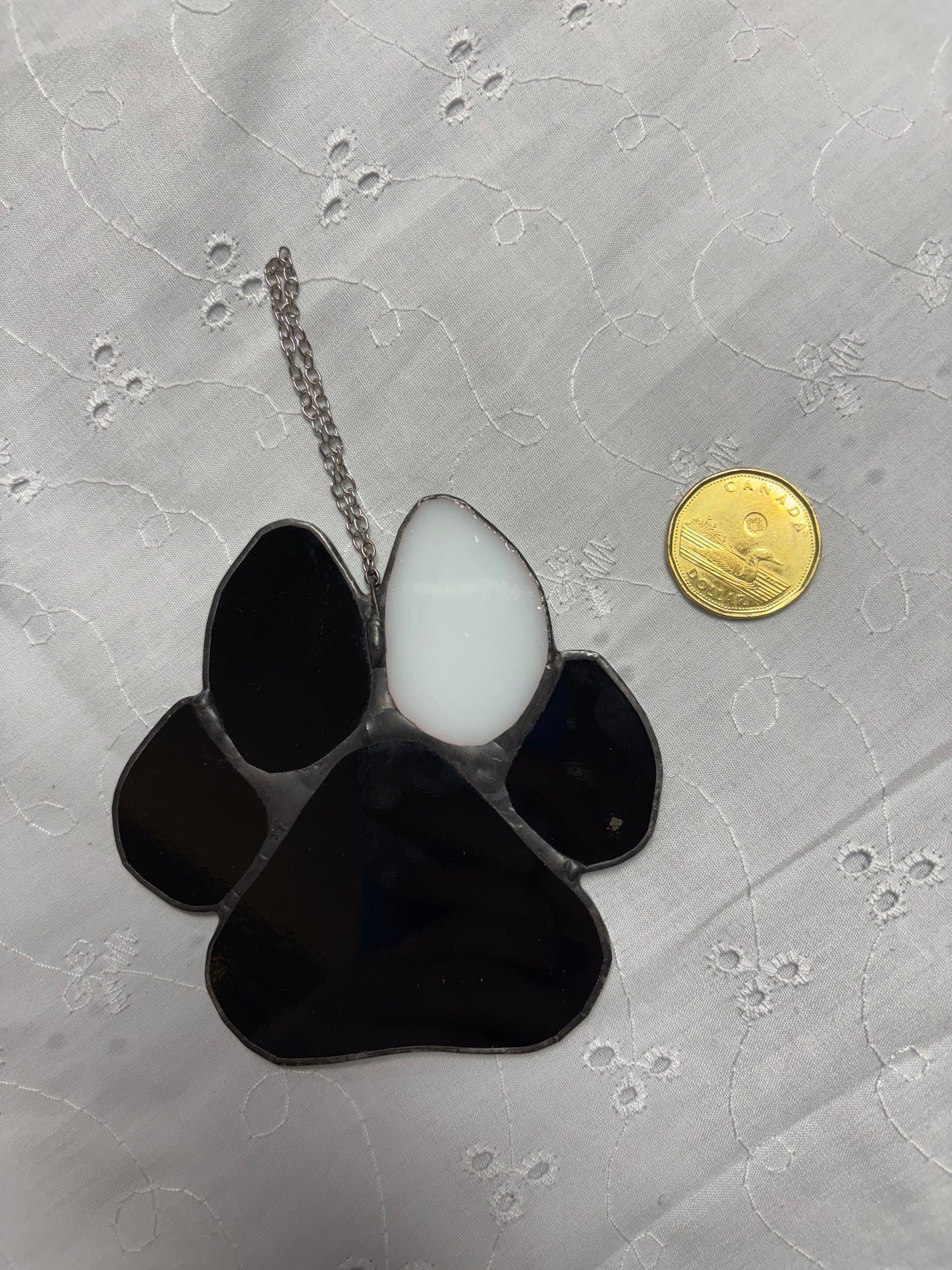 Black and White Lg Paw Print